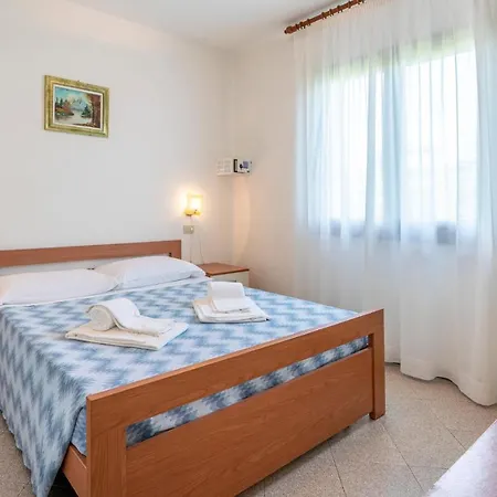 3 Bedroom Awesome Home In Albarella Ro بيت للعطل *