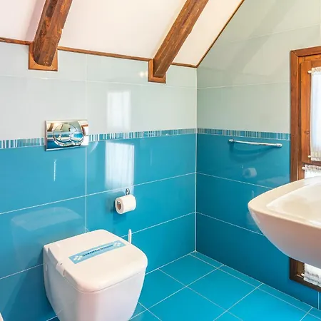 3 Bedroom Awesome Home In Albarella Ro *