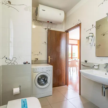 بيت للعطل 3 Bedroom Awesome Home In Albarella Ro Albarella Island
