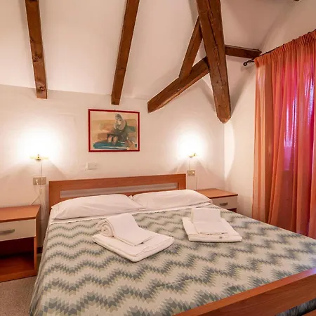 3 Bedroom Awesome Home In Albarella Ro